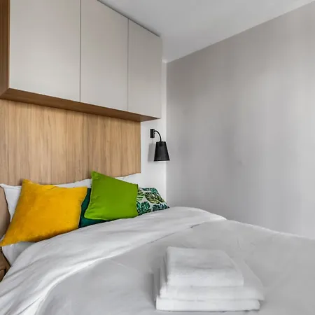 National Stadium Homely By Bookinghost Appartement